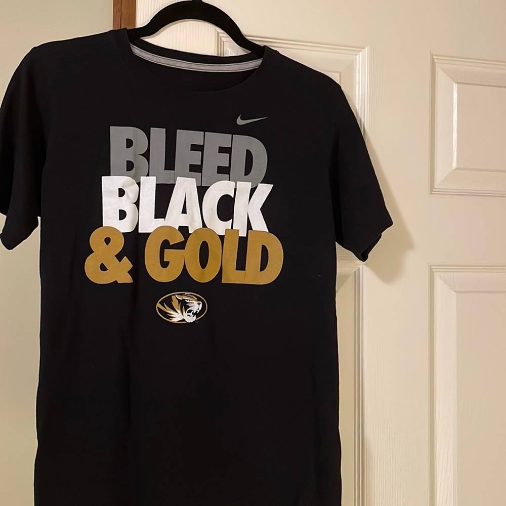 Nike Missouri tigers t- shirt. Youth large